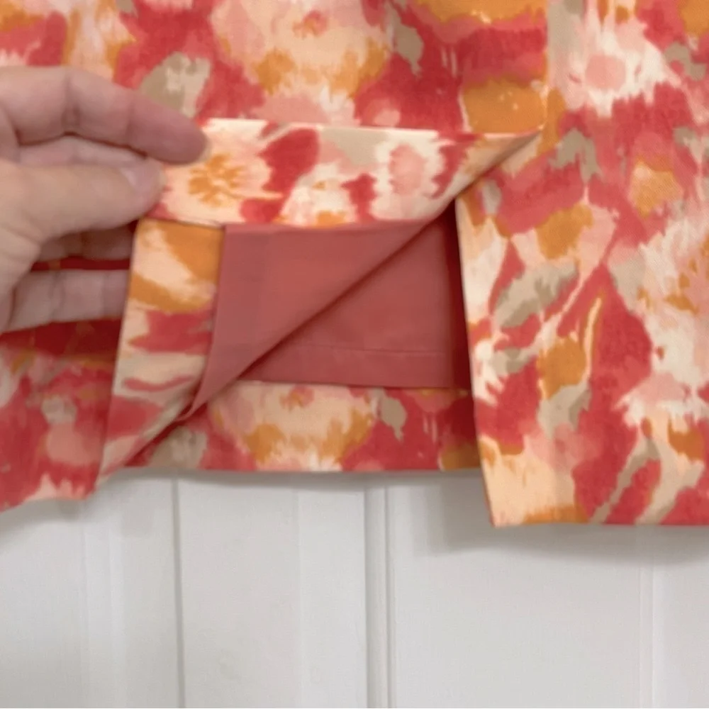 Talbots Petites cotton spandex watercolor floral back zip lined skirt, 12P.